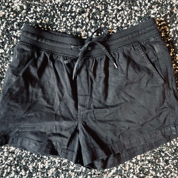 GAP Pull On Shorts in Black - Picture 2 of 7